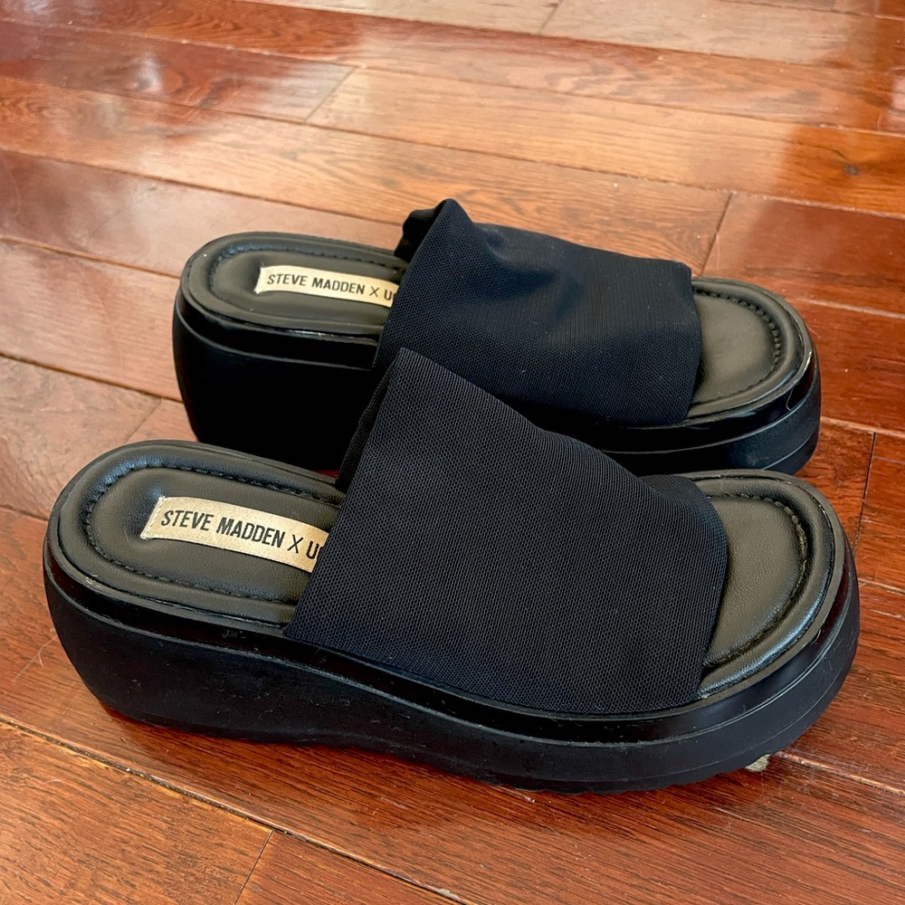 Iconic Steve Madden x Urban Outfitters platform sandals